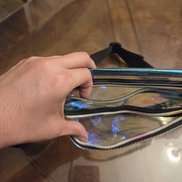 Samsung Iridescent Fanny Pack - Picture 3 of 6